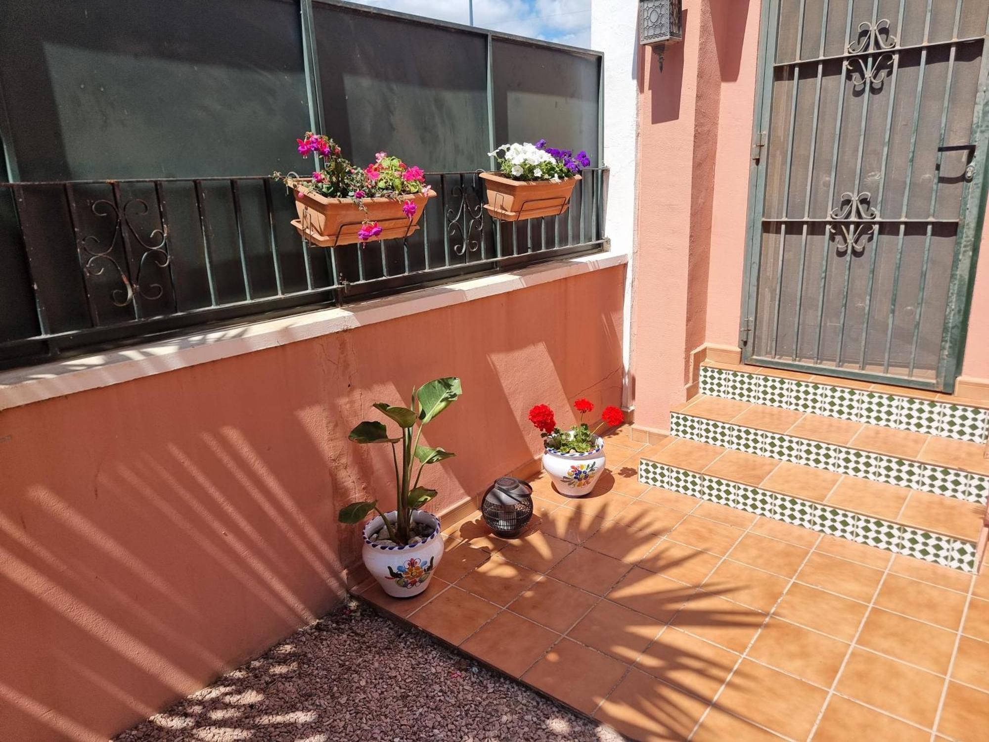 Calle Carlos Primero, Roda Buitenkant foto